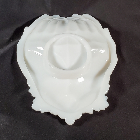 Milk Glass Hand Dish - Picture 2 of 3